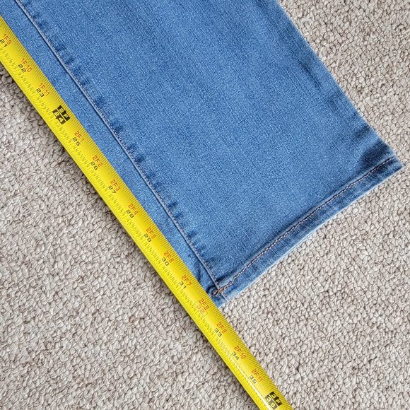 NWT Style & Co Faded Bootcut Jeans Size 4 - Picture 11 of 11